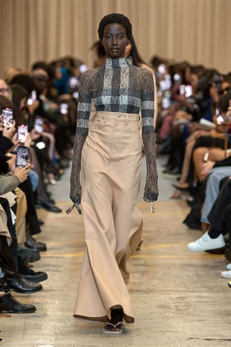 moda burberry|Burberry women's clothing.